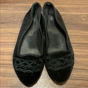 Elegant 8.5 US Black Velvet Women's Flats
